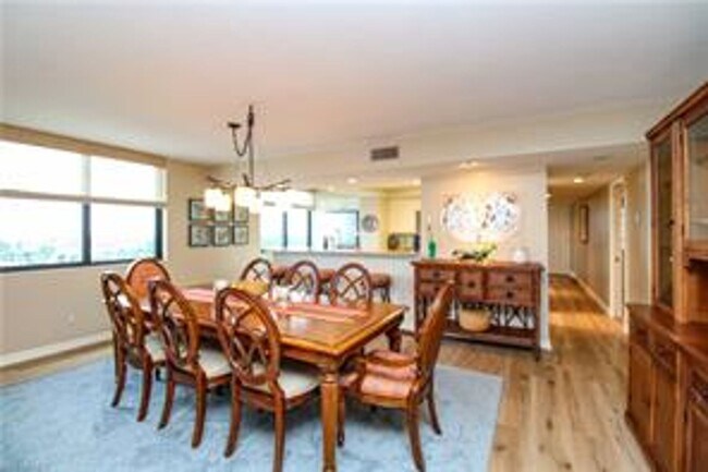 Foto del edificio - ** LUXURY ON THE BEACH 3/2 CONDO GULF AND ...