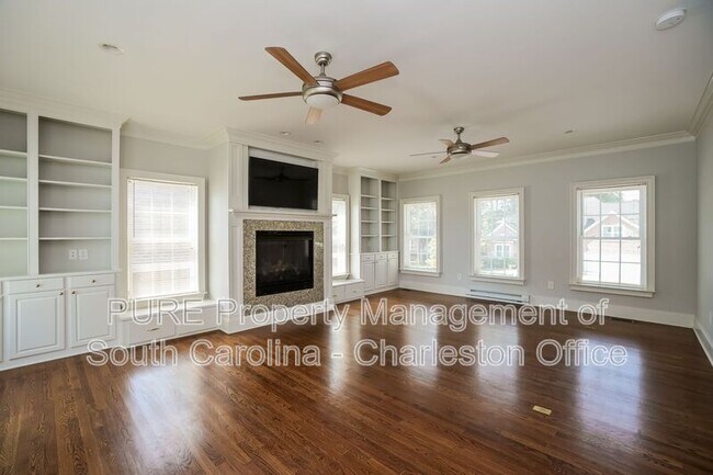 Foto del edificio - 1166 Waterfront Dr