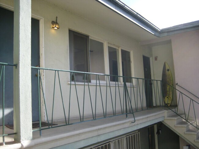 Foto del edificio - 3667 Overland Ave