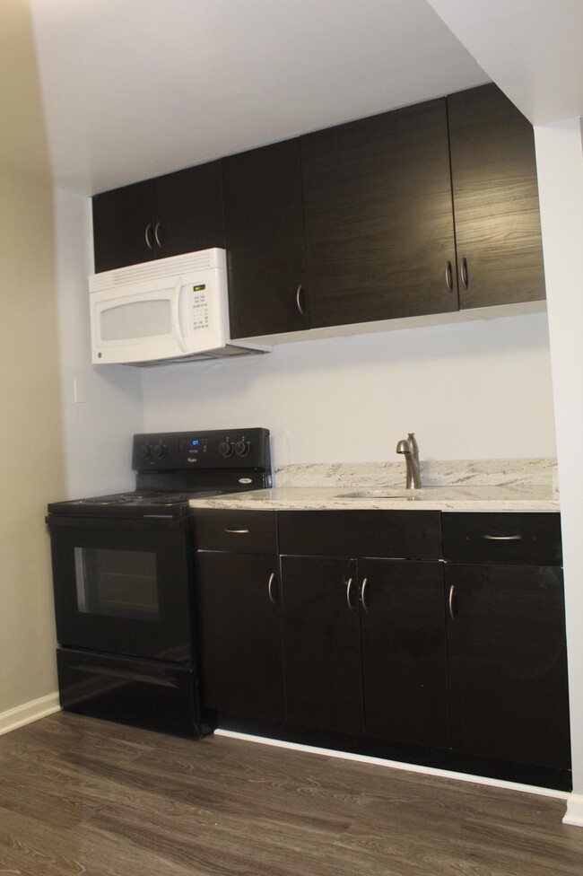 Foto del edificio - 2504 Heatherwood Ct