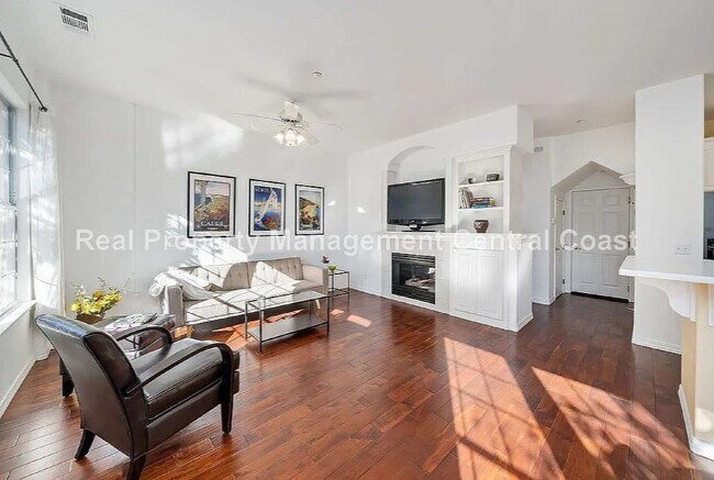 Foto del edificio - AVAILABLE SEPTEMBER - Spacious Villa Rosa ...