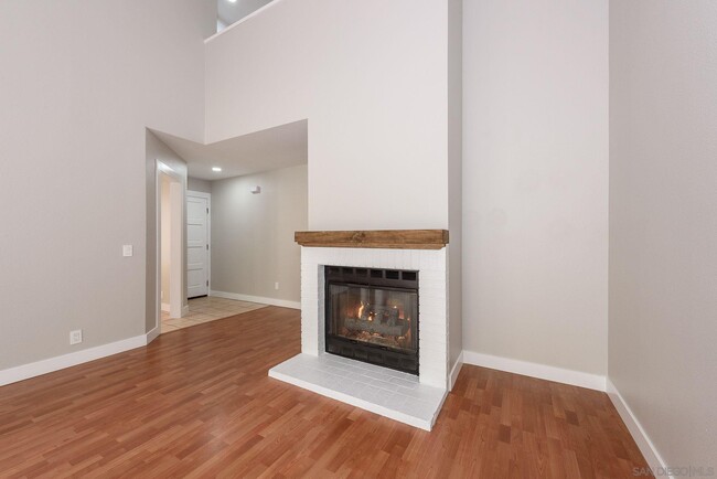 Building Photo - 2347 Manzana Way