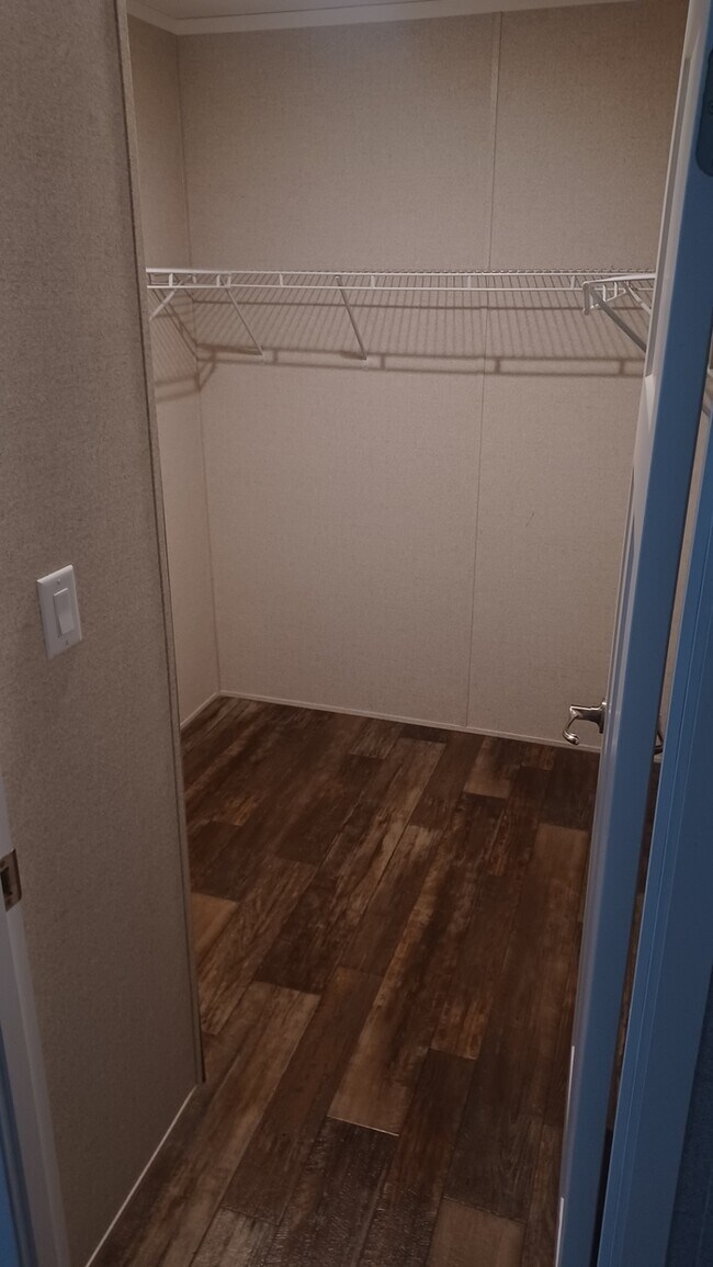 Building Photo - 3 bed 2 bath mobile home