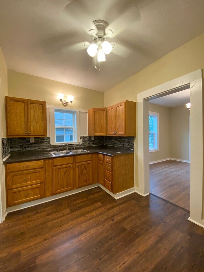 Foto del edificio - Temple Beauty 3 Bed 1.5 Bath