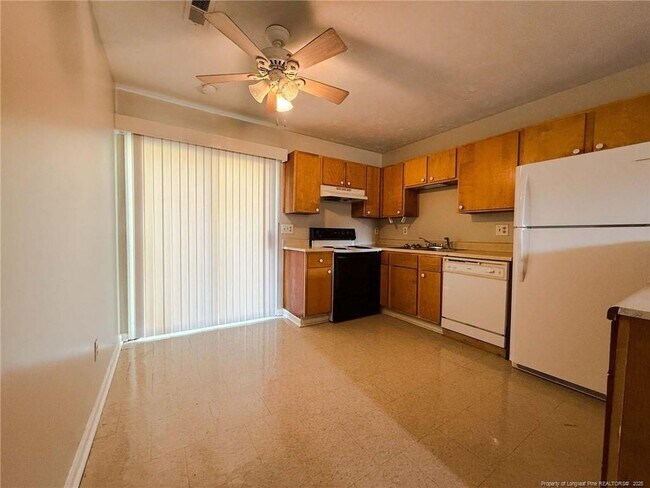 Foto del edificio - 6628 Bailey Lake Rd