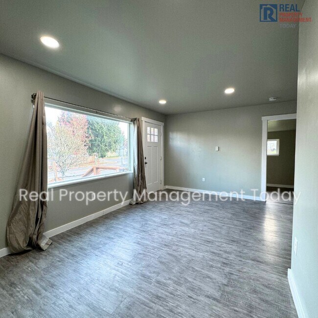 Foto del edificio - Newly Updated 2 Bedroom Home In Tacoma!!