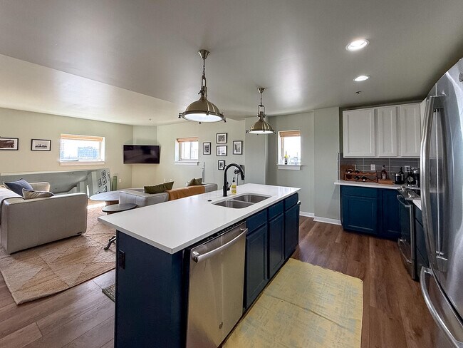 Foto del edificio - 525 W Lafayette Blvd