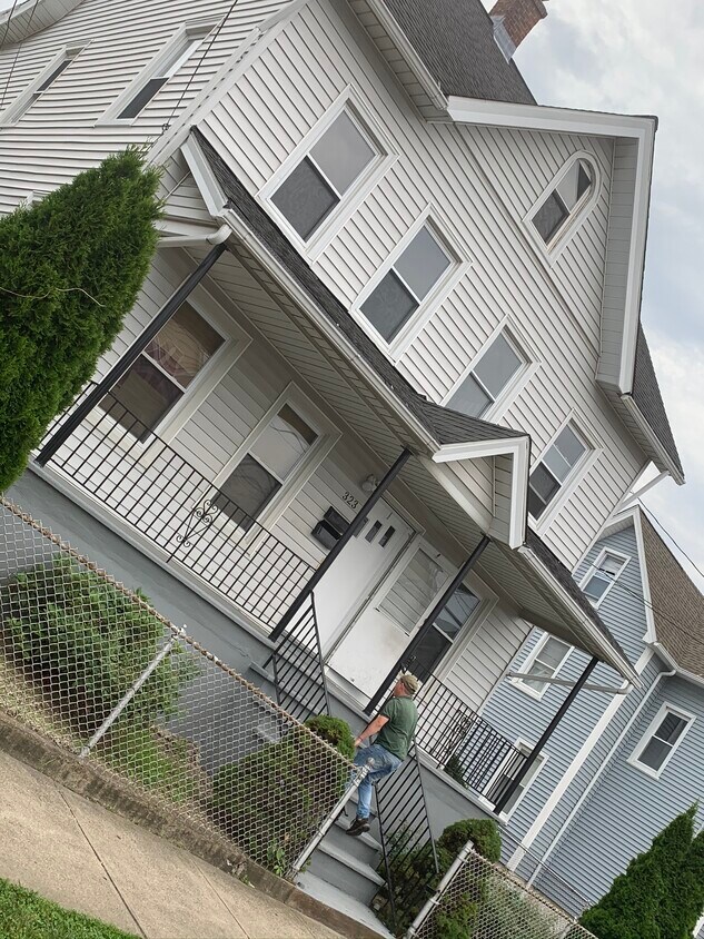 323 Charles St Unit B, Bridgeport, CT 06606 Apartments in Bridgeport