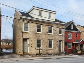 Building Photo - 81 Queen St