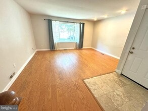 Building Photo - 18 Goshawk Ct