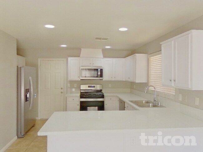 Building Photo - 9032 Iron Cactus Ave