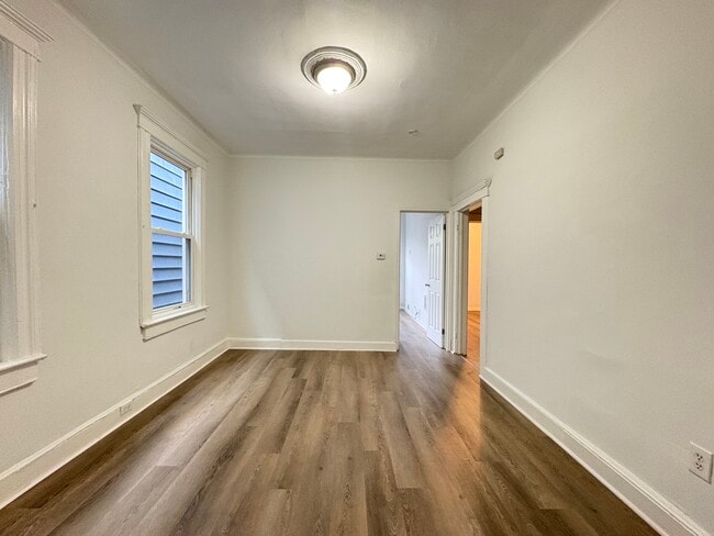 Foto del edificio - 346 Armstrong Ave