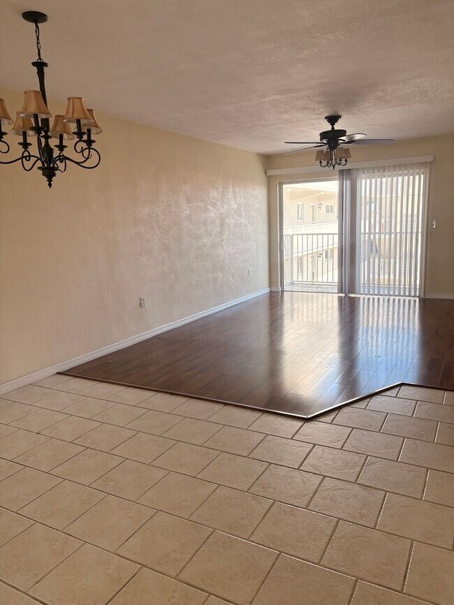 Building Photo - Riverside Condo, corner unit