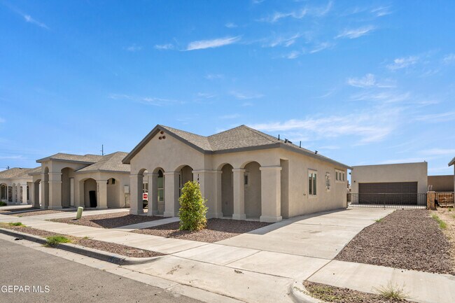 Foto del edificio - 14368 Chris Zingo Ln