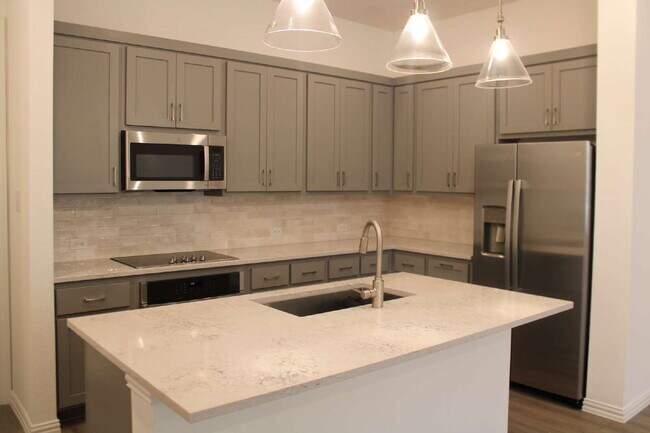 Foto del edificio - 628 Blue Rdg Dr