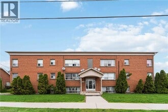 Building Photo - 2189 King St E