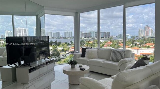 Foto del edificio - 18671 Collins Ave