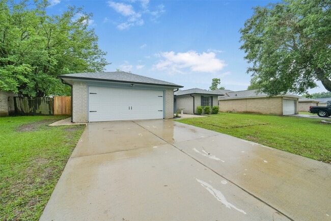 Building Photo - 21211 Park Mt Dr