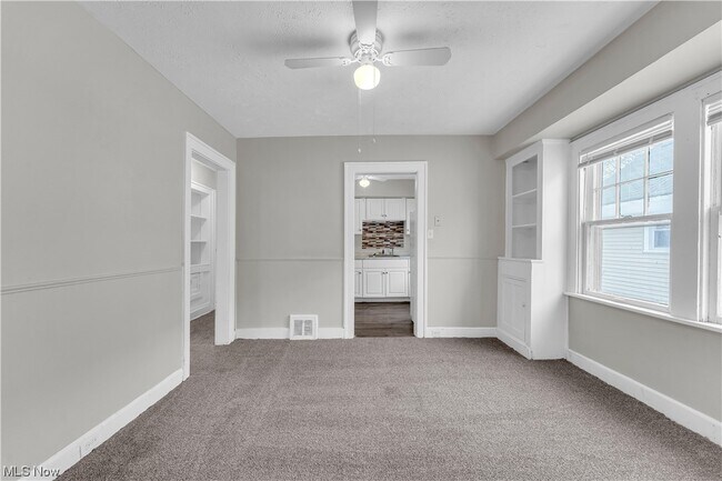Building Photo - 3400 W 117th St