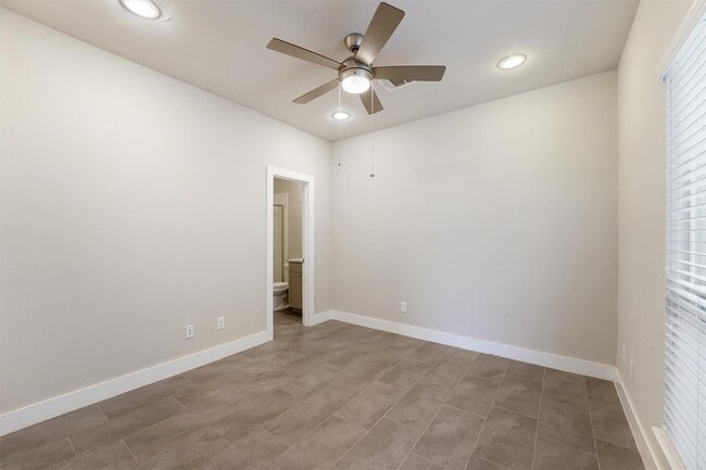 Building Photo - 5623 Kansas St