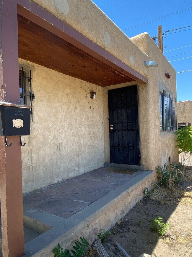 Foto del edificio - 1414 Tijeras Ave NE