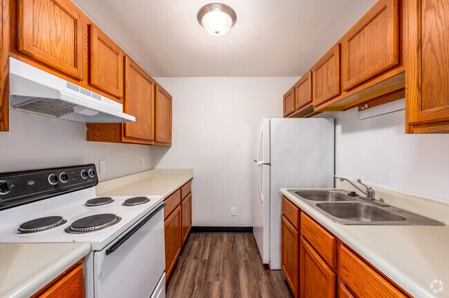 2 habitaciones, 1 baño - 828 pies cuadrados - Cocina - Kokomo Manor Apartments