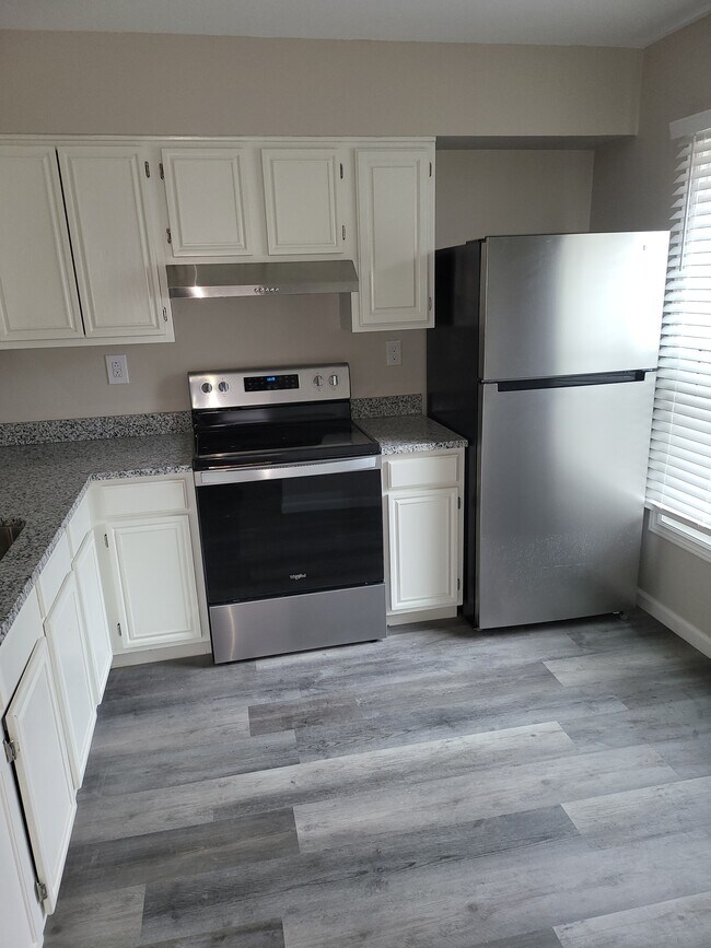 Foto del edificio - 10505 Bay Pointe Ct