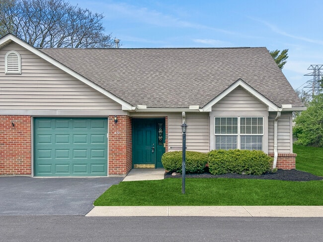 Building Photo - Beautiful 2BR 2BA Home w/ Sunroom • Full Kitchen Suite • Attached Garage in Columbus