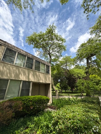 Building Photo - 816 S Ada St