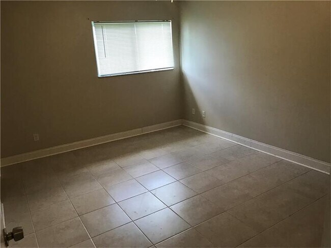 Foto del edificio - 3421 NW 44th St