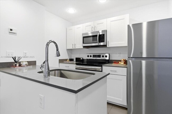 Foto del edificio - 541 NW 33rd St