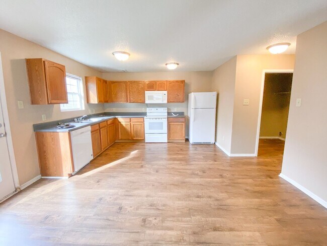 Foto del edificio - 3 bedrooms & 2.5 bathroom Home