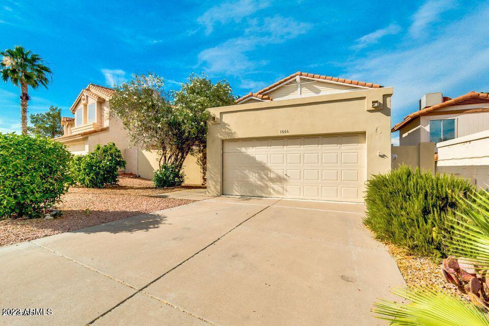 Foto principal - 1644 E Villa Maria Dr