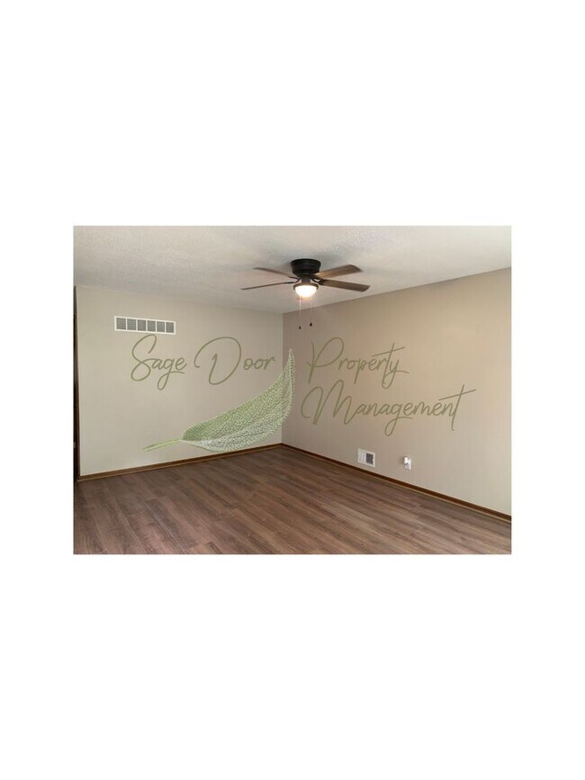 Foto del edificio - 3 BEDROOM IN BLUE SPRINGS!!!