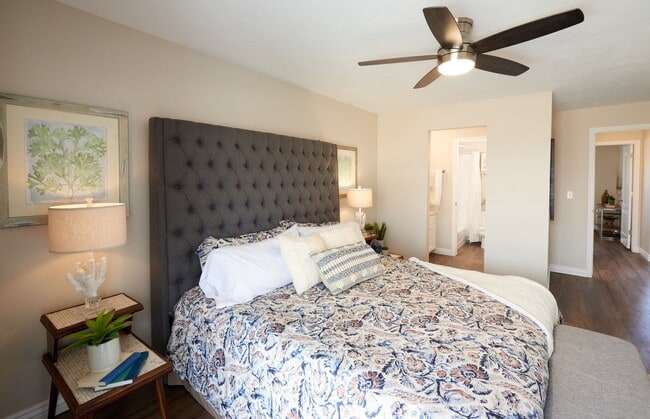 Photo - Riverside 1468-70 Apartment