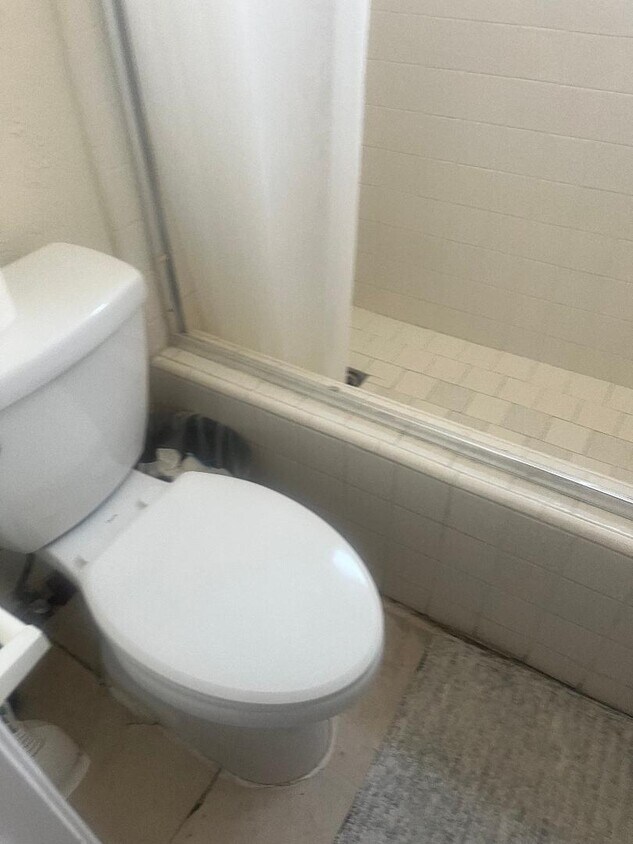 baño - 1721 Van Horne Ln