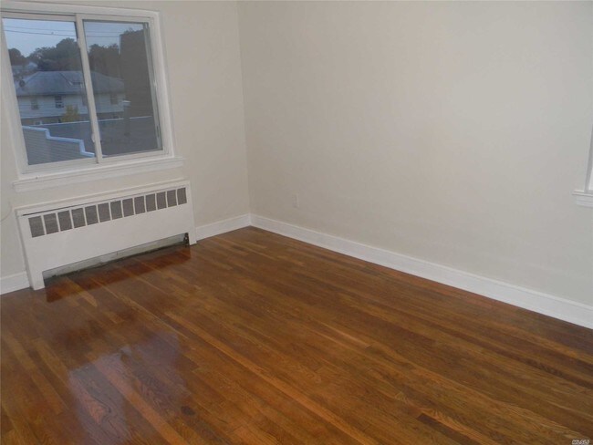 Building Photo - 3041 Ely Ave