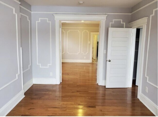 Building Photo - 575 Bramhall Ave