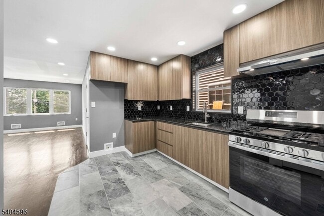 Building Photo - 1117 Chestnut St