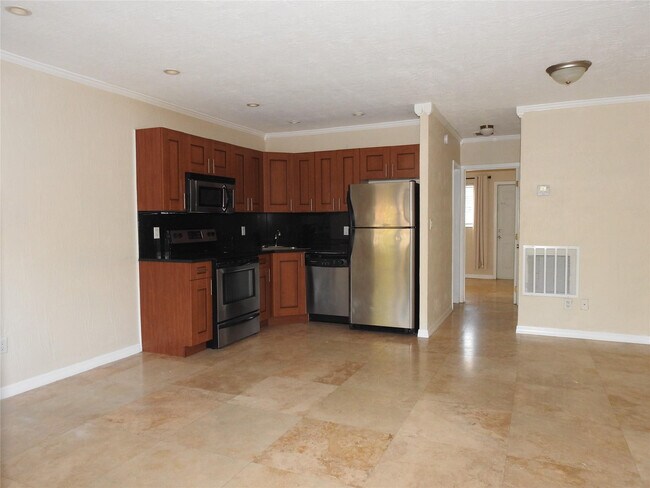 Building Photo - 1872 NE 46th St