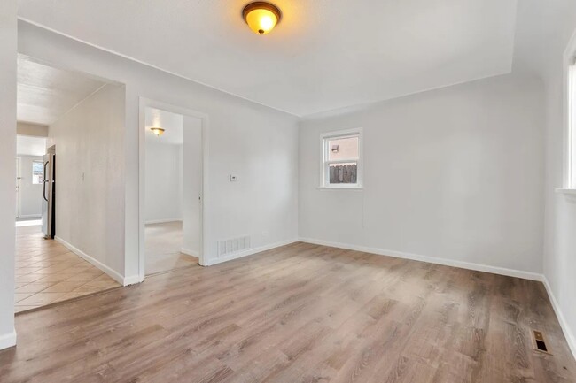 Building Photo - Beautiful home for rent near Sloan's Lake!