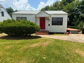 Building Photo - 133 Hilldale Dr