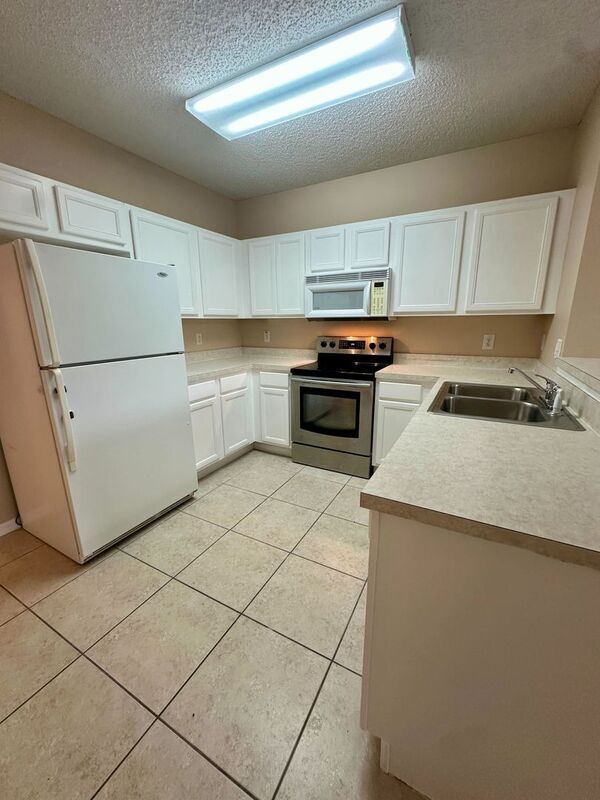 Building Photo - 6002 Osprey Lake Cir