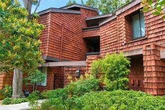 Building Photo - 380 S Prospectors Rd