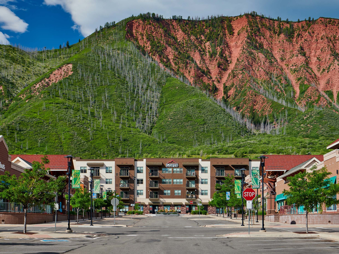 Exterior View - Green Leaf Lofts