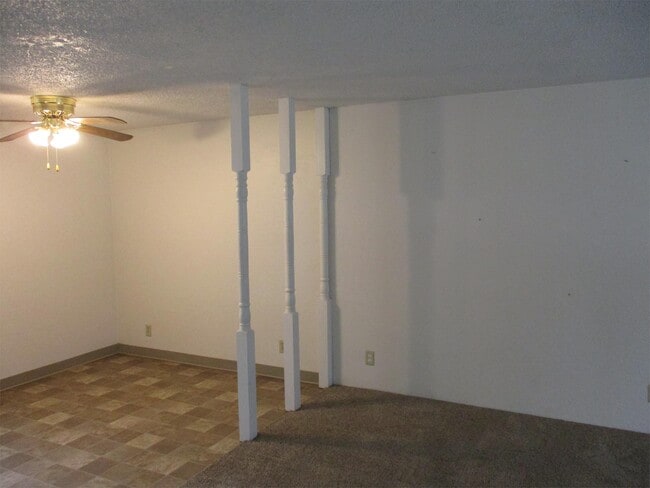 Building Photo - 4279 River Rd