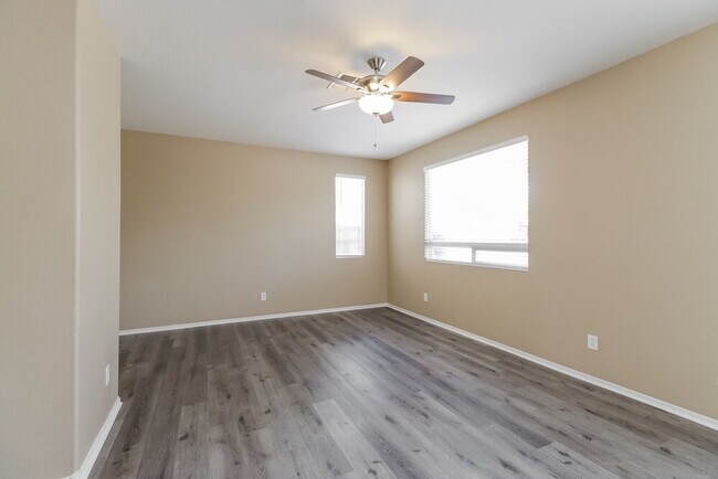 Building Photo - 40549 N Brumana St