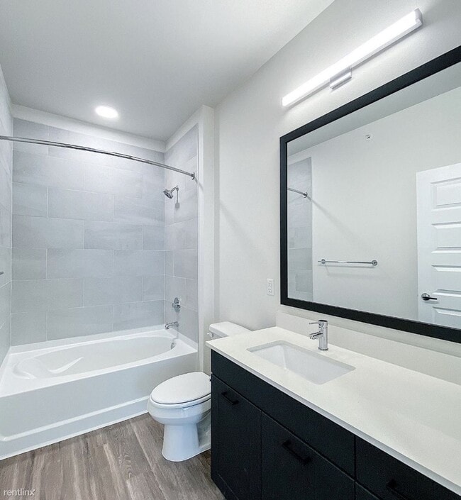 Building Photo - 2 br, 2 bath Condo - 2400 N Austin Ave 2 M...