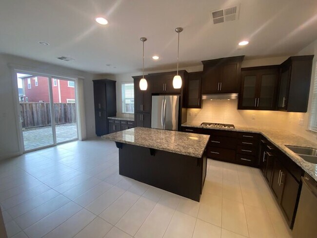 Foto del edificio - Beautiful Marina Home!