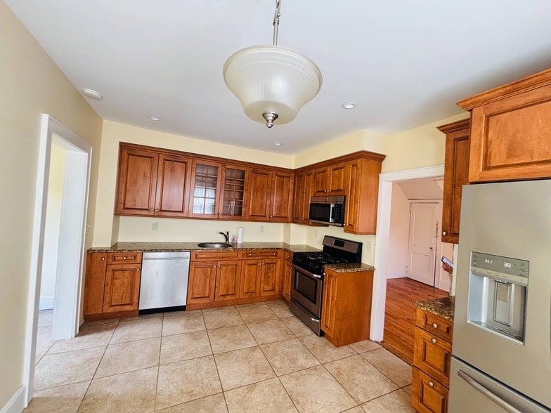 Photo - 131 Berry Hill Rd
